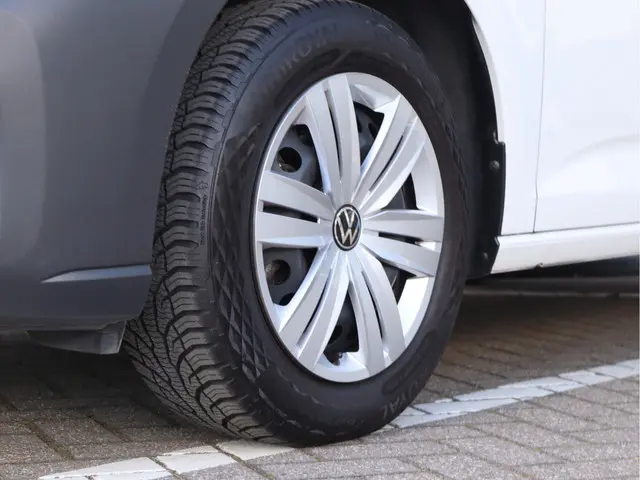 Volkswagen Caddy Cargo 2.0 TDI Comfort 2024 Diesel 10