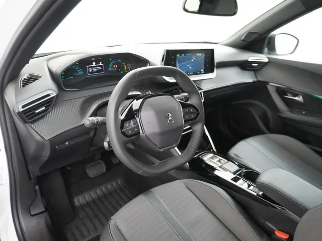Peugeot e-2008 EV Allure 50 kWh 2023 Elektrisch 16