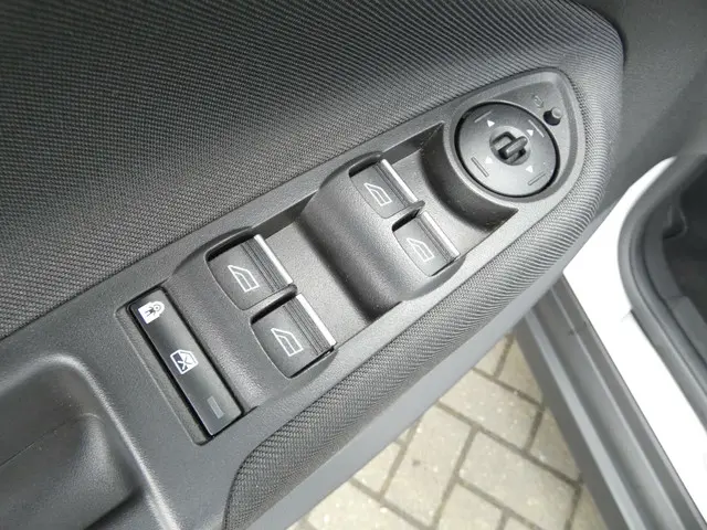 Ford Grand C-Max HELAAS VERKOCHT!!! 2015 Benzine 15