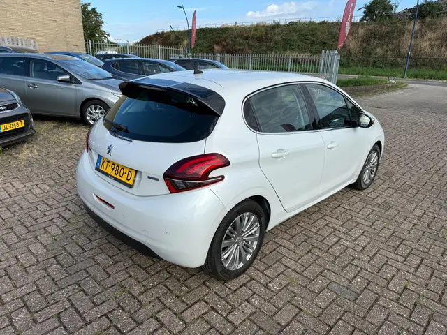 Peugeot 208 1.2 PureTech Allure 2016 Benzine 4