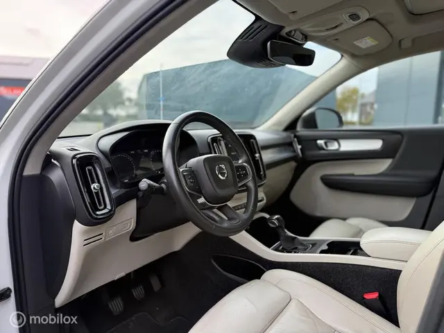 Volvo XC40 1.5 T3 Momentum Leder 2018 157pk 2018 Benzine 9