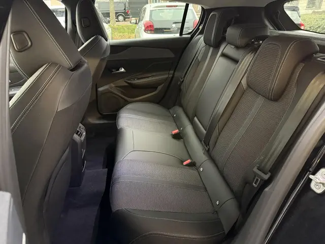 Peugeot 308 1.2T 130pk Allure 2023 Benzine 11