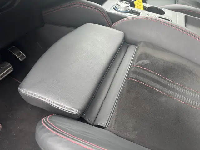 Ford Kuga 2.5 PHEV ST-Line X 2024 Hybride Benzine 13