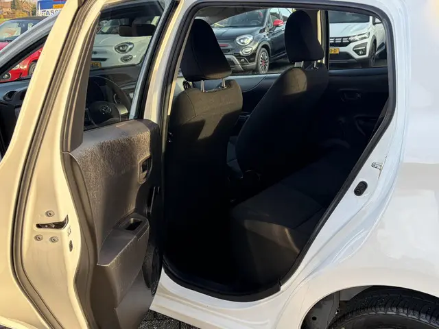 Toyota Yaris 1.3 VVT-i Now 2014 Benzine 23