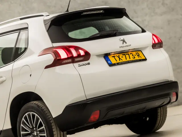 Peugeot 2008 1.2 PureTech Sport 2018 Benzine 11