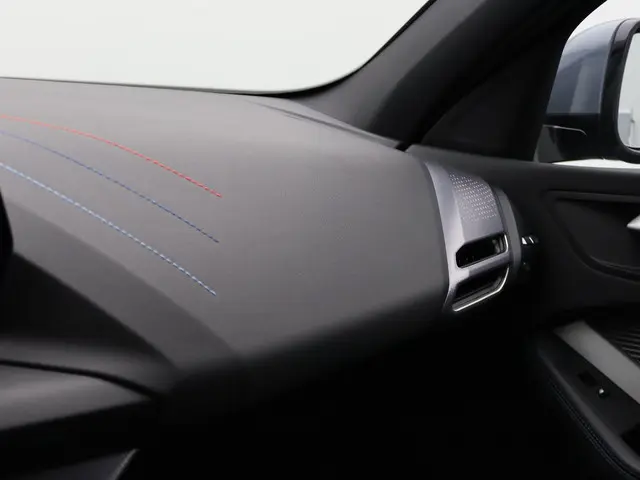 BMW 1 Serie 120 2025 Benzine 13