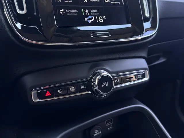Volvo XC40 2.0 T4 Momentum 2018 Benzine 19