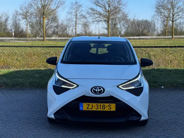 Toyota Aygo 1.0 VVT-i x-fun+Airco+Cruise+BT+NAP 2019 Benzine 2