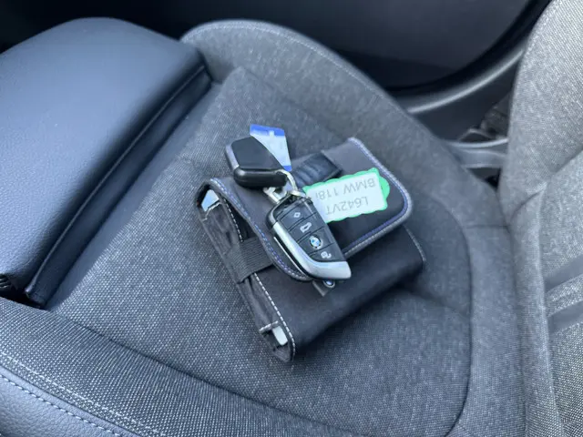 BMW 1 Serie 118i Business Edition 2021 Benzine 21