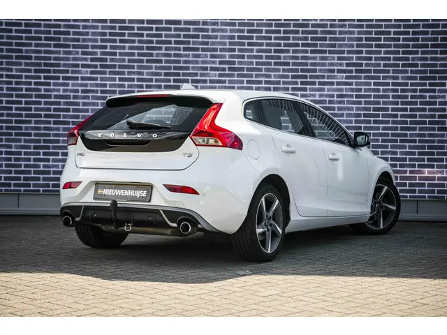 Volvo V40 3
