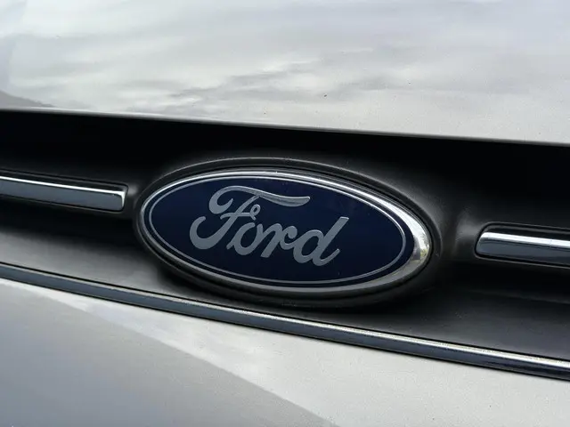 Ford C-MAX 1.0 Titanium 2013 Benzine 33