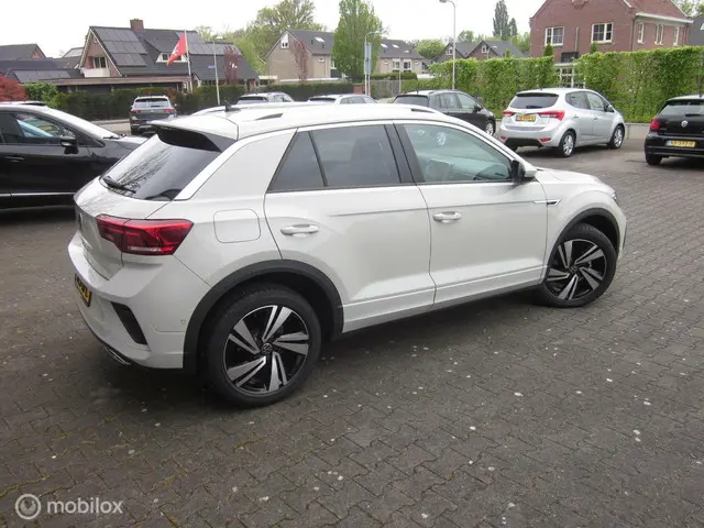 Volkswagen T-Roc 1.5 TSI R-Line Edition 2024 Benzine 4