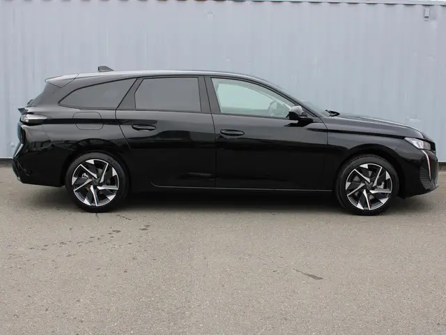 Peugeot 308 SW 1.2 Hybrid 136 e-DCS6 Allure 2024 Benzine 7