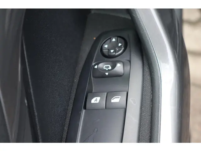 Peugeot 2008 1.2 PureTech Blue Lion 2016 Benzine 19