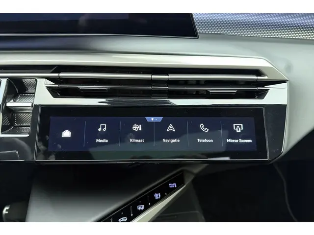 Peugeot 5008 1.6 Plug-in Hybrid GT 2025 Hybride Benzine 36