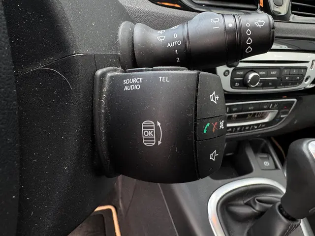 Renault Scénic 2.0 Bose Automaat | Pano. 2013 Benzine 25