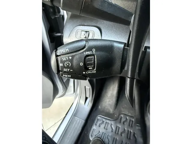 Peugeot Rifter 1.2 Puretech Allure 2018 Benzine