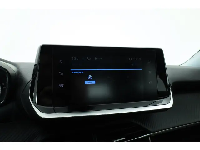 Peugeot 2008 1.2 PureTech Active 2021 Benzine 18