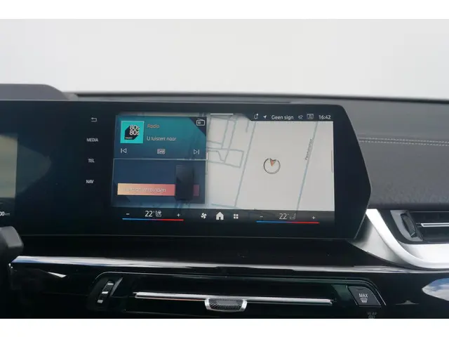 BMW iX2 xDrive30 2024 Elektrisch 15