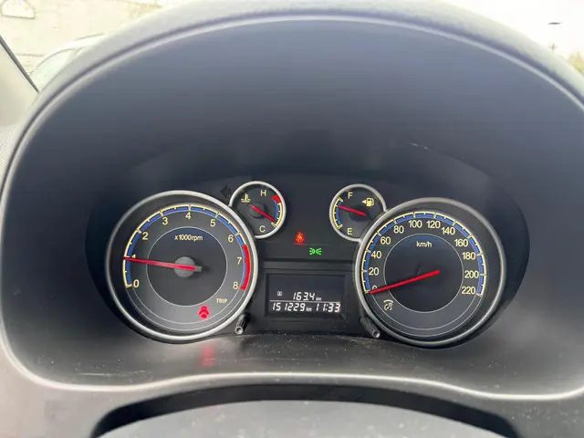 Suzuki SX4 1.6 Executive 2012 Benzine 21