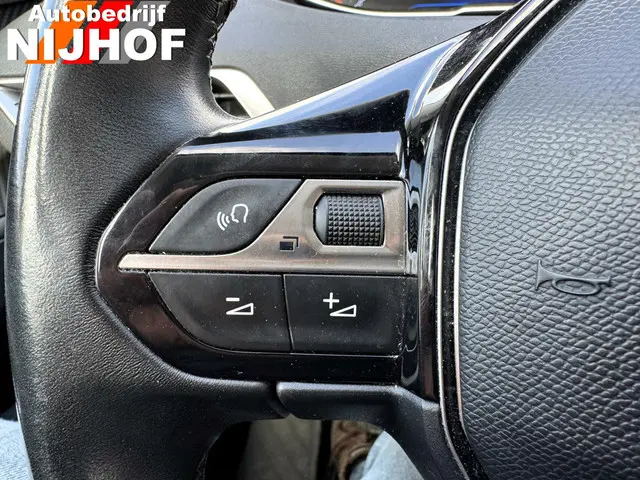 Peugeot 3008 1.2 PureTech Allure 2019 Benzine 18