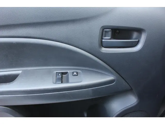 Mitsubishi Space Star 1.0 Cool+ 2019 Benzine 25