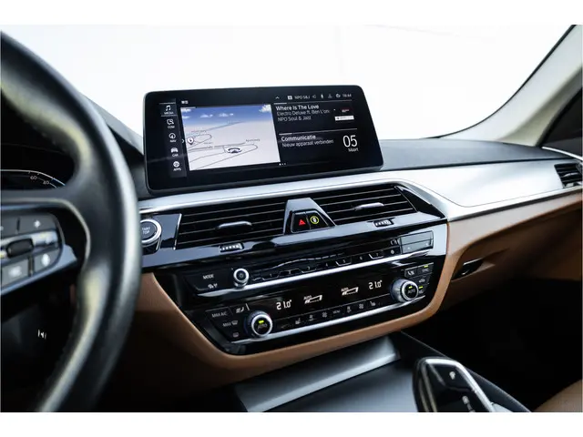 BMW 5 Serie Touring 530e 2021 Hybride Benzine 14