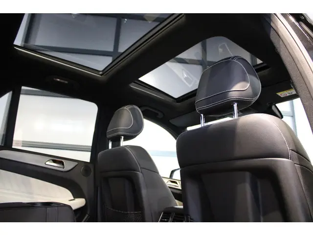 Mercedes-Benz GLE 500 e 4MATIC 2016 Hybride Benzine 32