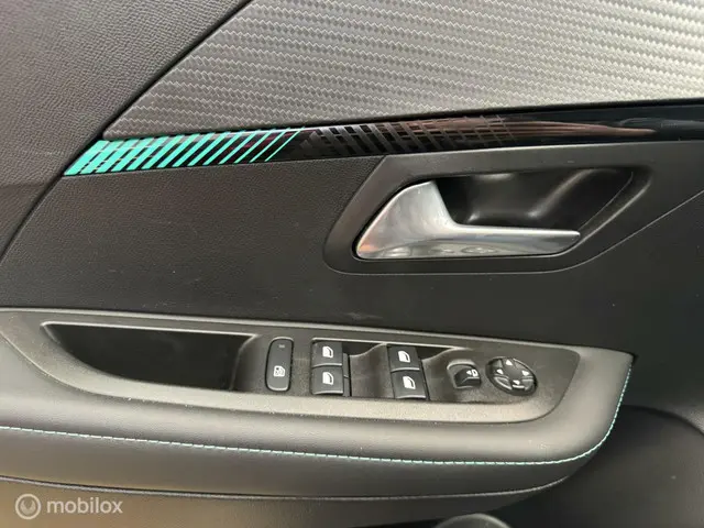 Peugeot 208 1.2 PureTech Blue Lease Allure 2019 Benzine 13