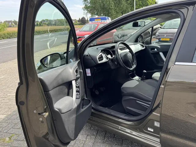 Citroën C3 1.2 VTi Coll. Light 2012 Benzine 13