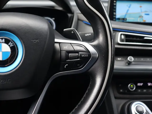 BMW i8 Roadster 2019 Hybride Benzine 24