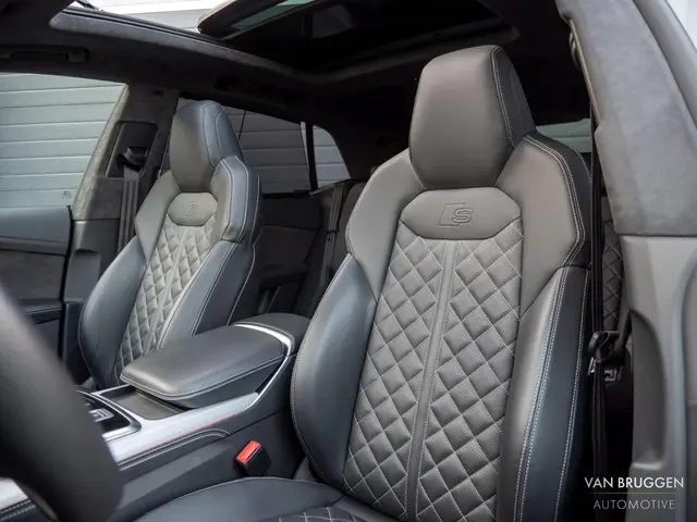Audi Q8 55 TFSI e quattro S-Line 2021 Hybride Benzine 2