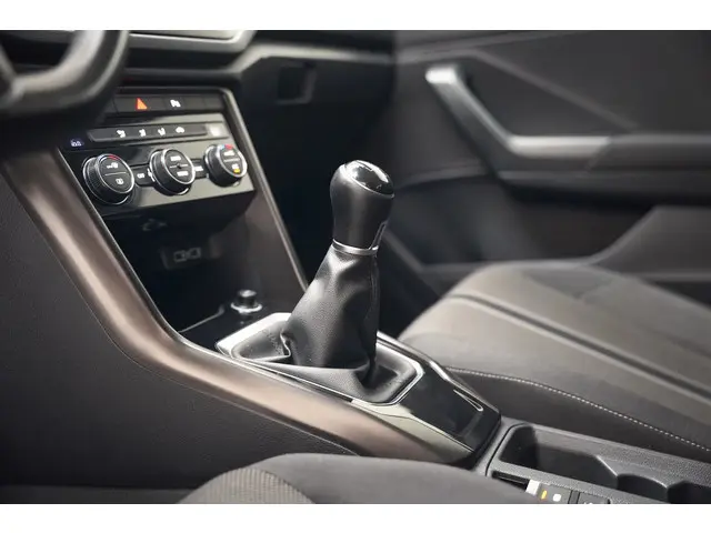 Volkswagen T-Roc 1,0 TSI Style [ACC, AC, LED] 2018 Benzine 22