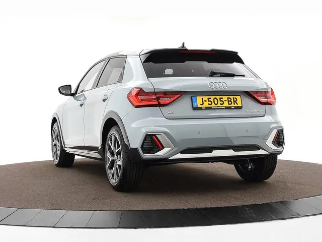 Audi A1 citycarver 25 TFSI 95pk Epic 2020 Benzine 24