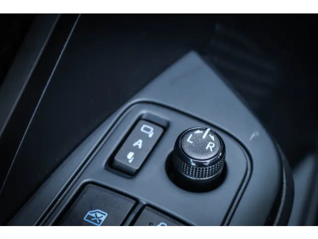 Toyota C-HR 1.8 Hybrid Dynamic 2016 Hybride Benzine 11