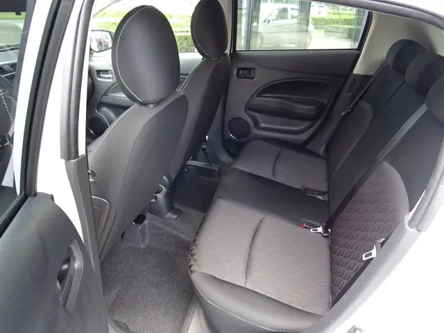 Mitsubishi Space Star 1.2 Dynamic AUTOMAAT 2023 Benzine 18