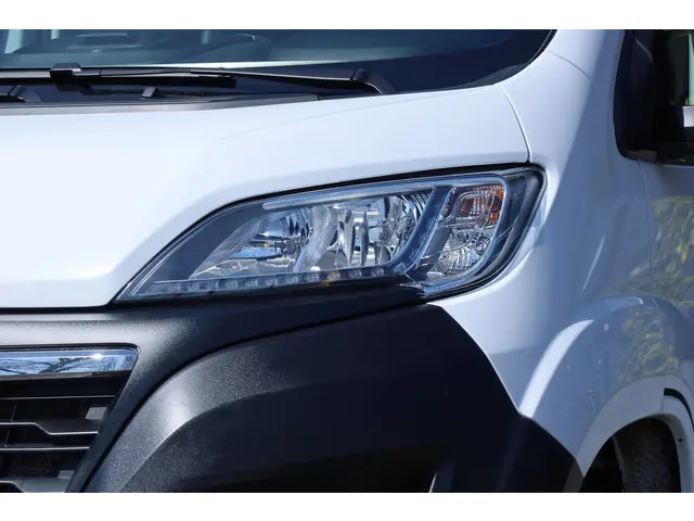 Opel Movano 2.2D 140 L2H2 Edition 2021 Diesel 4