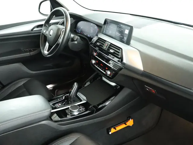 BMW X3 xDrive20i Business Edition Plus 2021 Benzine 53
