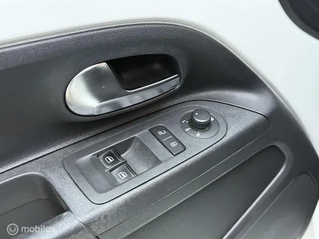 Volkswagen up! 1.0 high up! BlueMotion 2015 Benzine 11