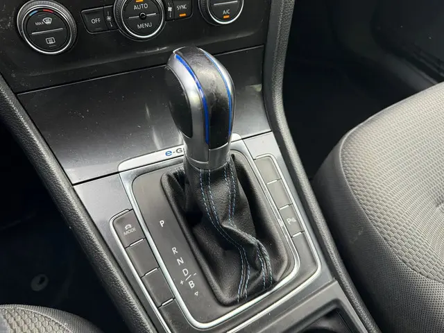 Volkswagen e-Golf E-Golf 2017 Elektrisch 34