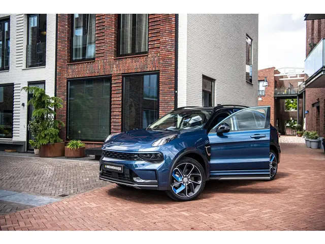 Lynk & Co 01 1.5 2025 Hybride Benzine 10