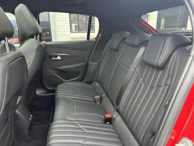 Peugeot 208 1.2 Turbo 100 PK GT Pack 2021 Benzine 37