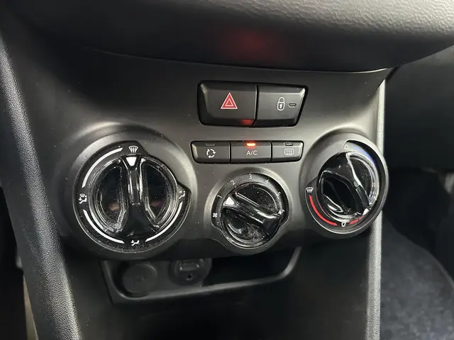 Peugeot 208 1.2 Airco en parkeerhulp 2018 Benzine 12