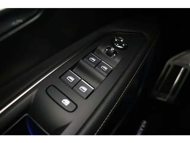 Peugeot 3008 1.6 HYbrid4 300pk GT 2021 Hybride Benzine 19