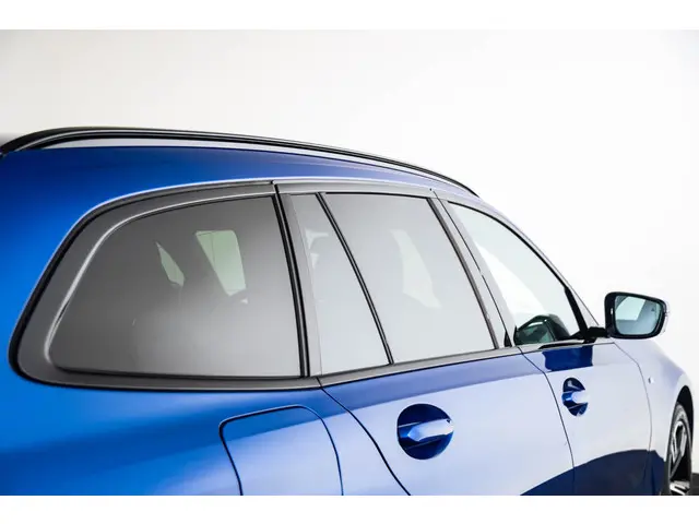 BMW 3 Serie Touring 330e 2025 Hybride Benzine 45