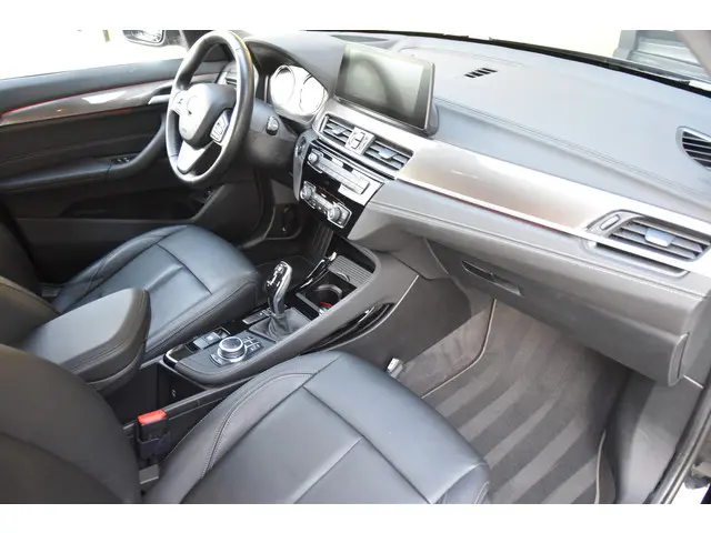 BMW X1 sDrive20i VDL Nedcar Edition 2020 Benzine 27