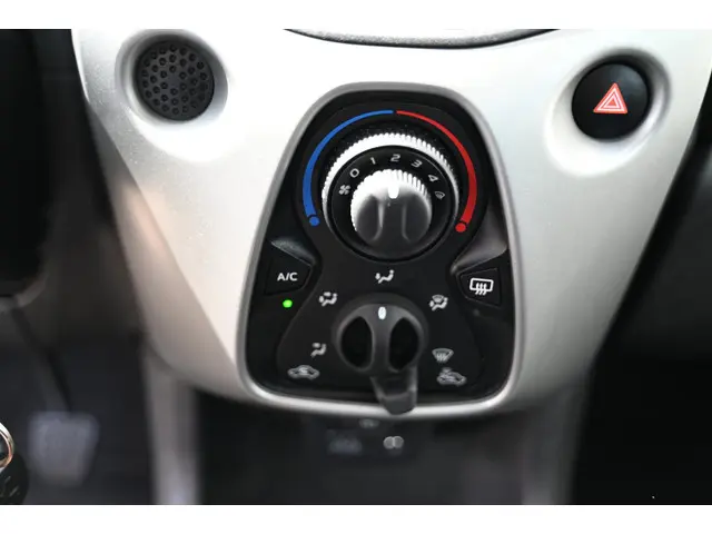 Peugeot 108 1.0 e-VTi Active 2017 Benzine 21