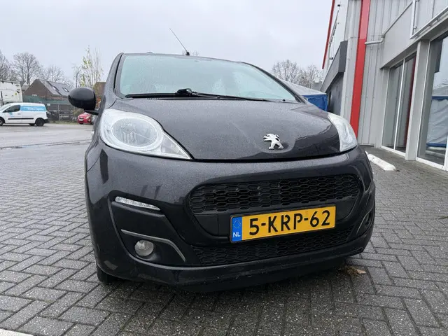 Peugeot 107 1.0 Sportium 2013 Benzine 14