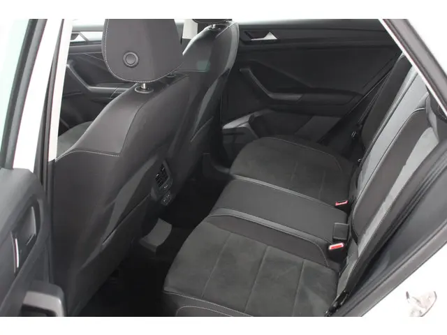 Volkswagen T-Roc 1.5 TSI 150pk DSG Style 2023 Benzine 10