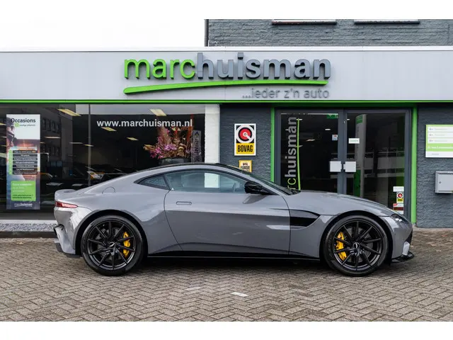 Aston Martin V8 Vantage 3